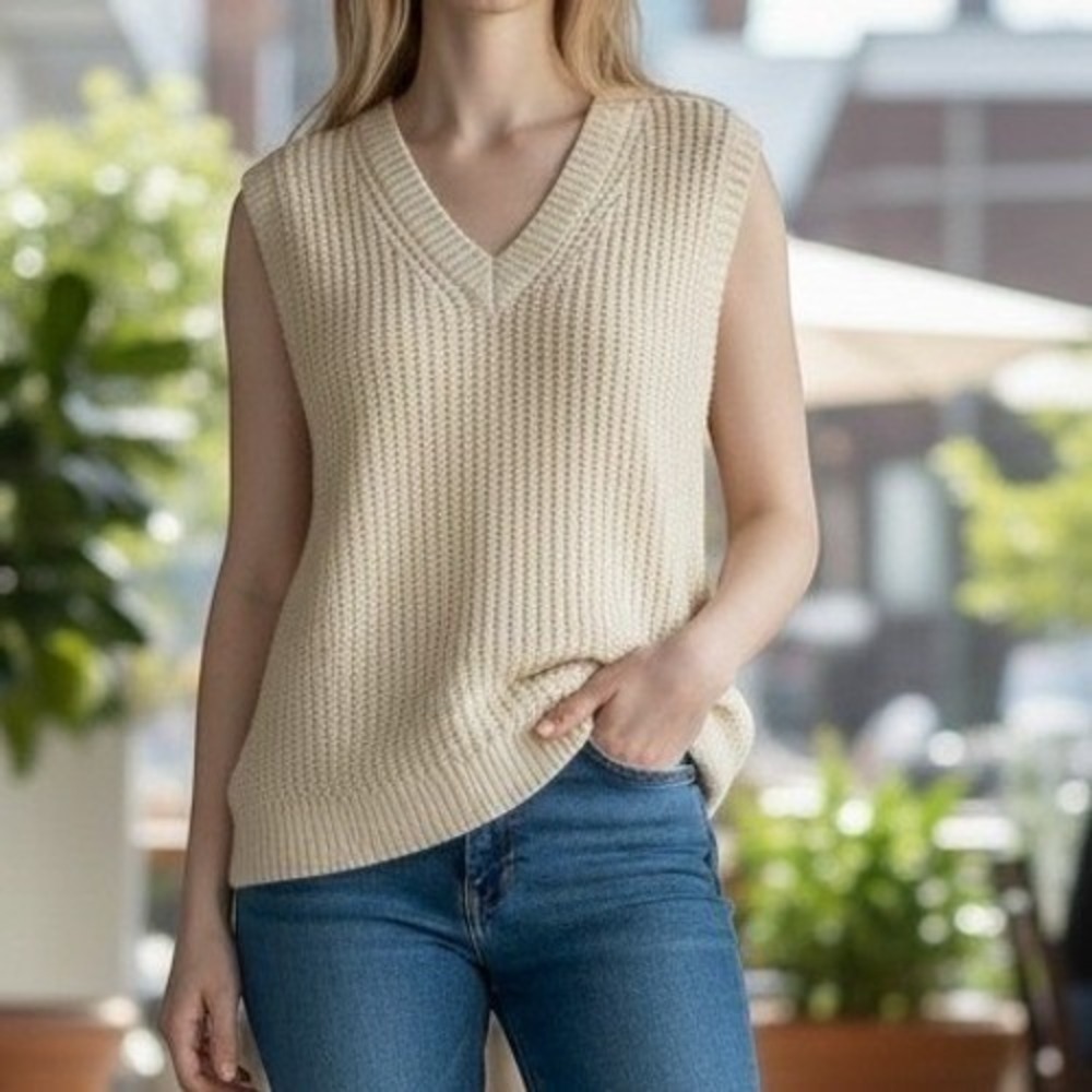 Loft Outlet Crème Knit Sweater‎ Vest Sleeveless Vneck Size SP Small Petite